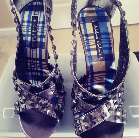 Michael Antonio Women's Silver Heels - Picture 5 of 10